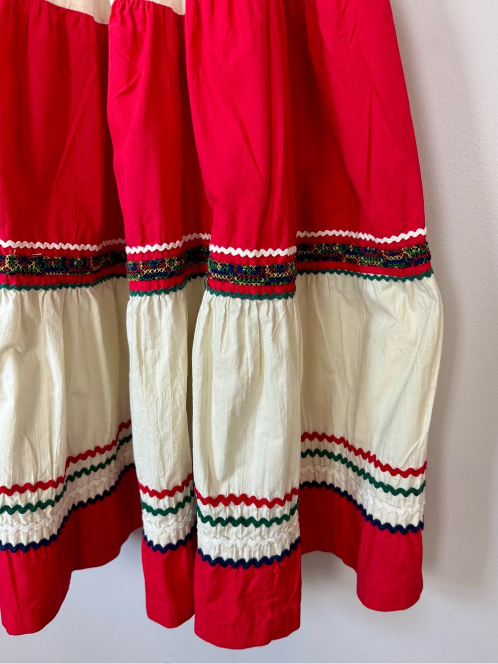 Vintage Homemade 1950’s-1960’s  Red and Cream Tiered Sleeveless Fiesta Dress - Picture 3 of 8